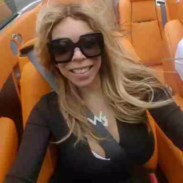 Talk Show Host Wendy Williams Shares Sexy Pic In Her Car